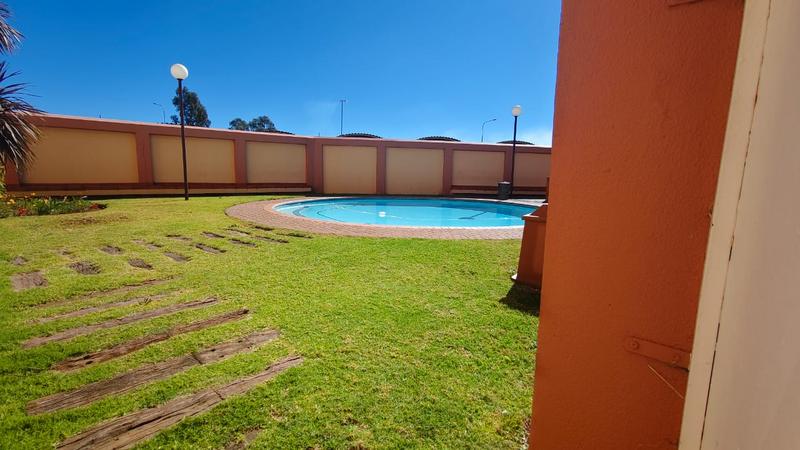 2 Bedroom Property for Sale in Kannoniers Park North West